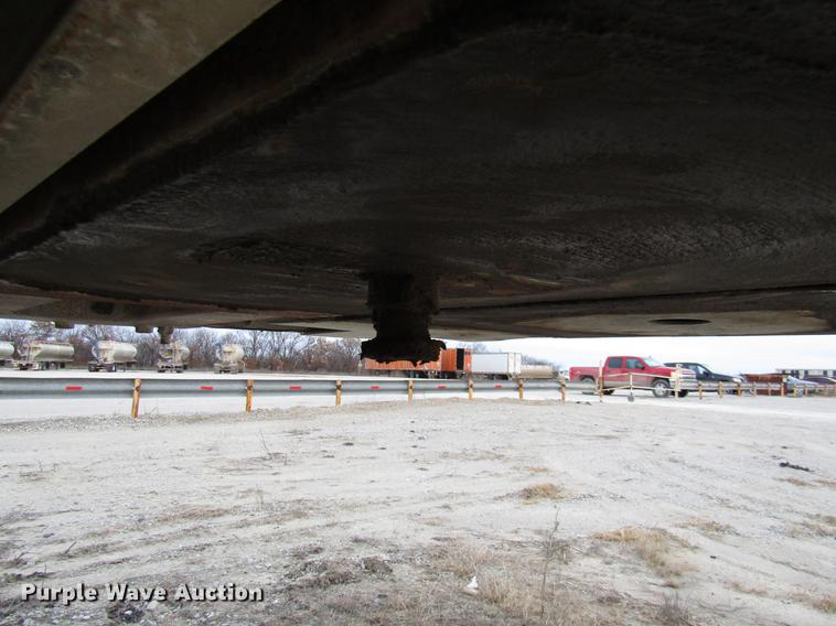 image for item DB2053 1993 Eby livestock trailer