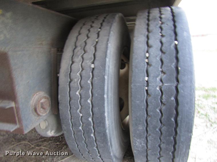 image for item DB2053 1993 Eby livestock trailer