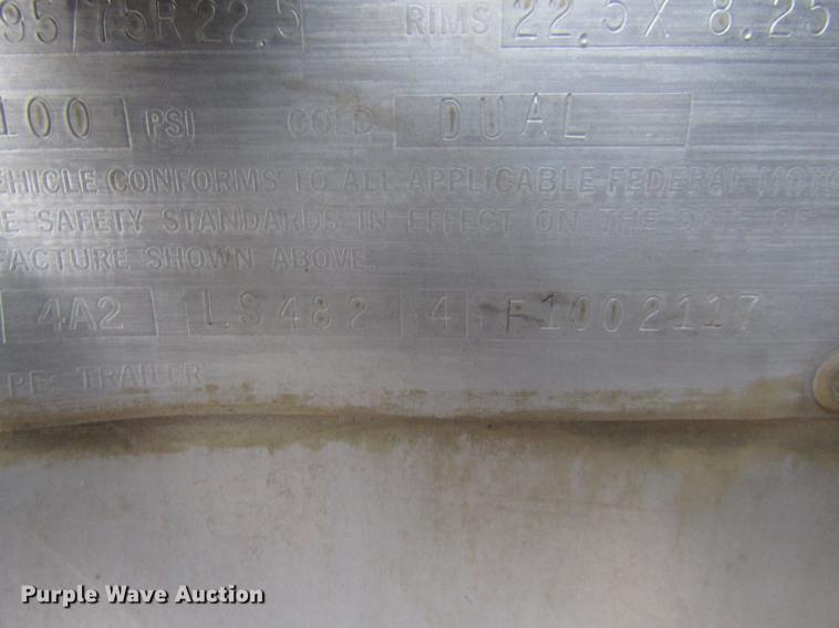 image for item DB2053 1993 Eby livestock trailer