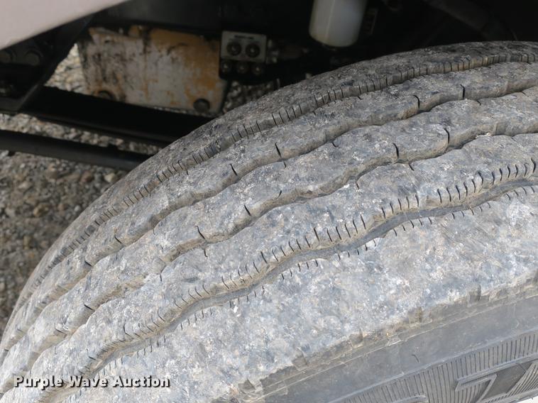 image for item DB8931 2007 Peterbilt 386 semi truck