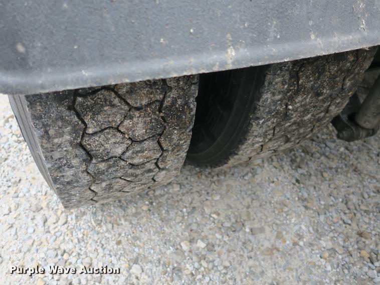 image for item DB8931 2007 Peterbilt 386 semi truck