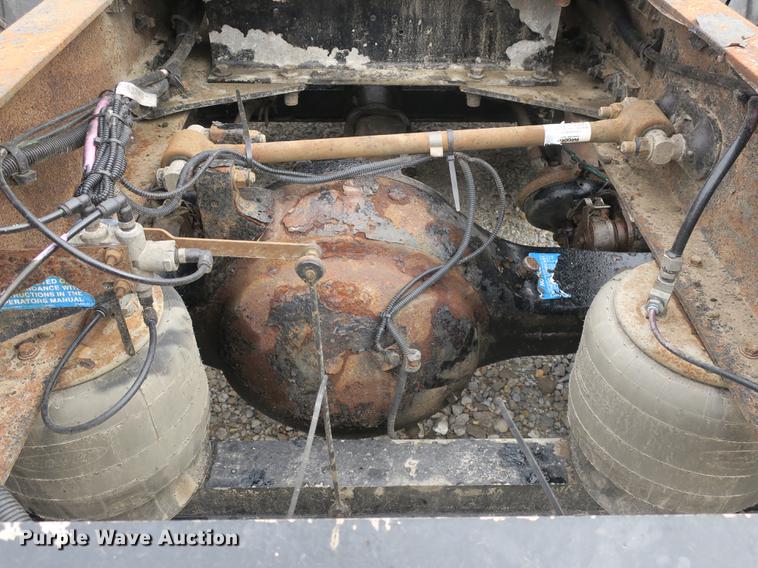 image for item DB8931 2007 Peterbilt 386 semi truck