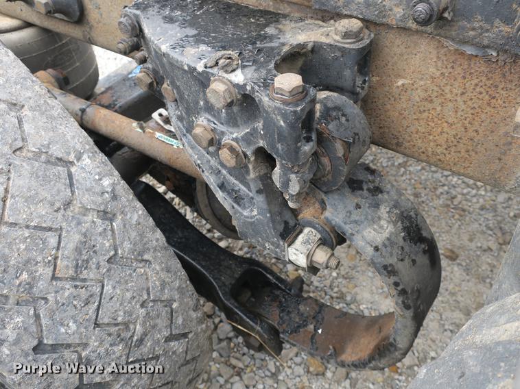 image for item DB8931 2007 Peterbilt 386 semi truck