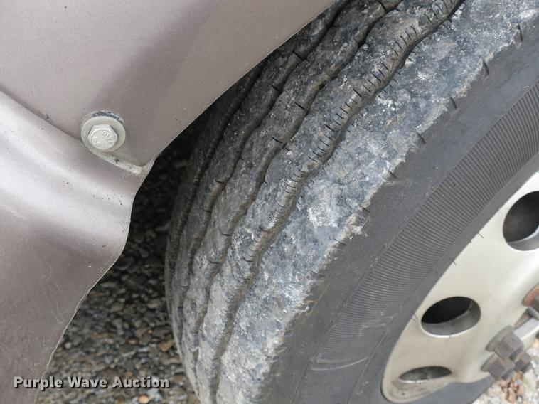 image for item DB8931 2007 Peterbilt 386 semi truck