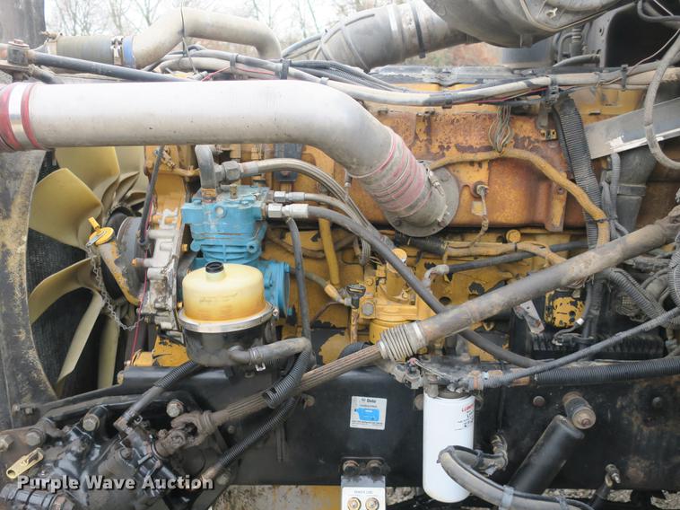 image for item DB8931 2007 Peterbilt 386 semi truck