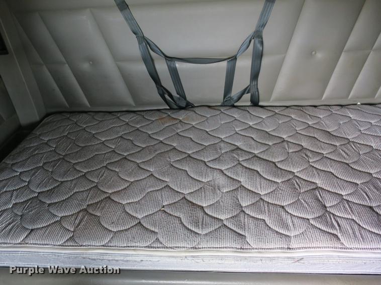 image for item DB8931 2007 Peterbilt 386 semi truck