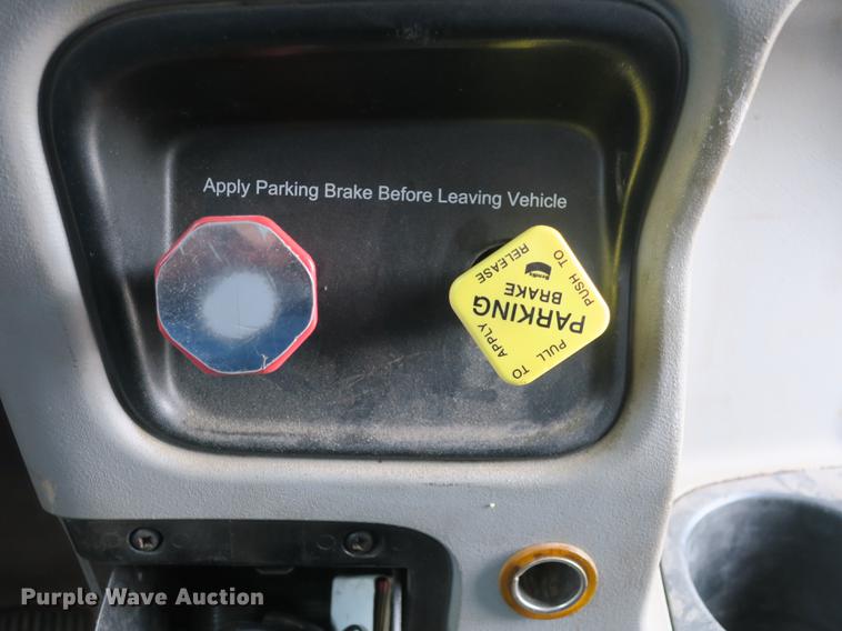 image for item DB8931 2007 Peterbilt 386 semi truck