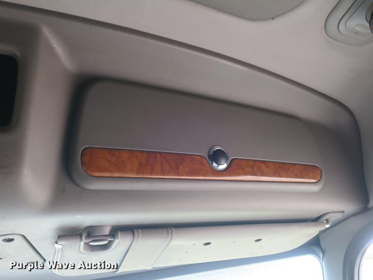 image for item DB8931 2007 Peterbilt 386 semi truck