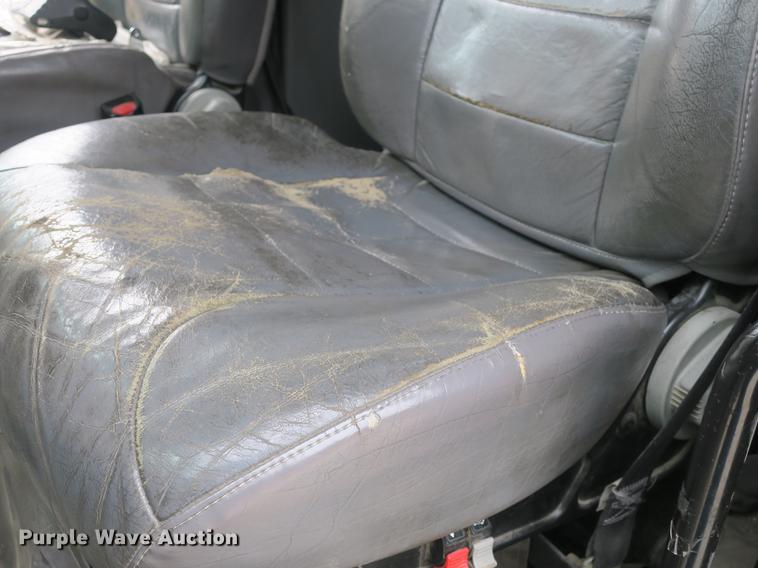 image for item DB8931 2007 Peterbilt 386 semi truck