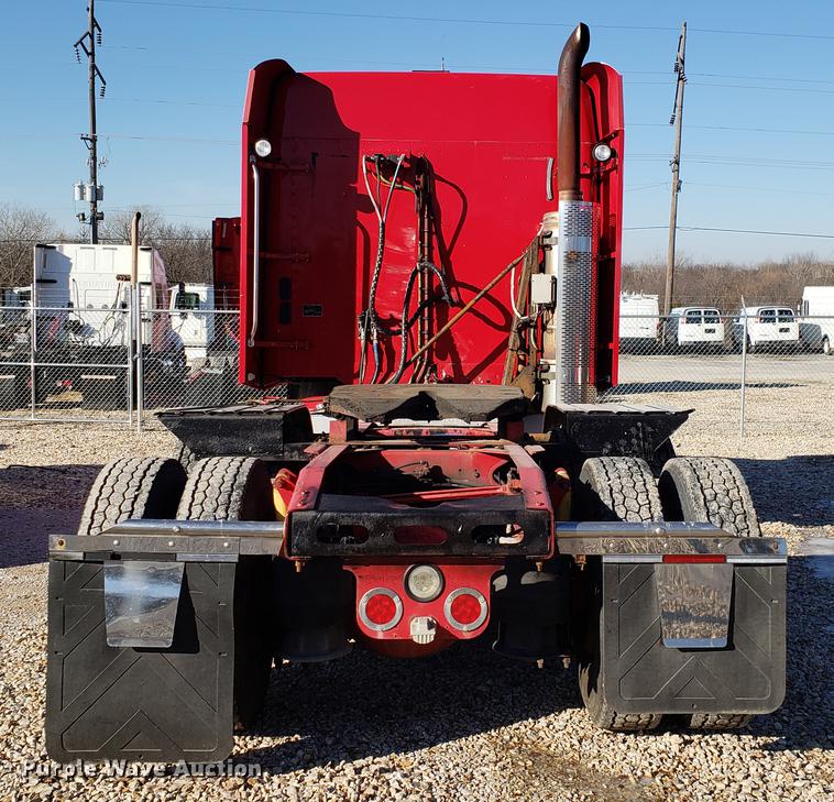 image for item DB9497 2009 Freightliner Columbia semi truck