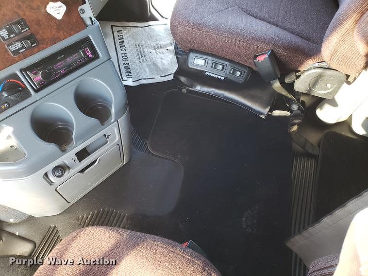 image for item DB9497 2009 Freightliner Columbia semi truck