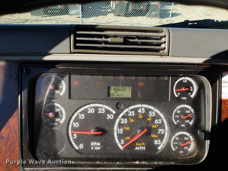 image for item DB9497 2009 Freightliner Columbia semi truck