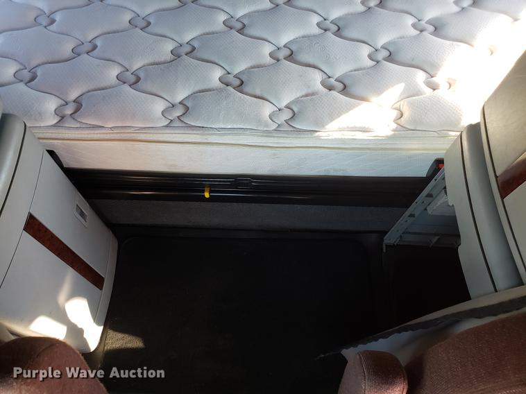 image for item DB9497 2009 Freightliner Columbia semi truck