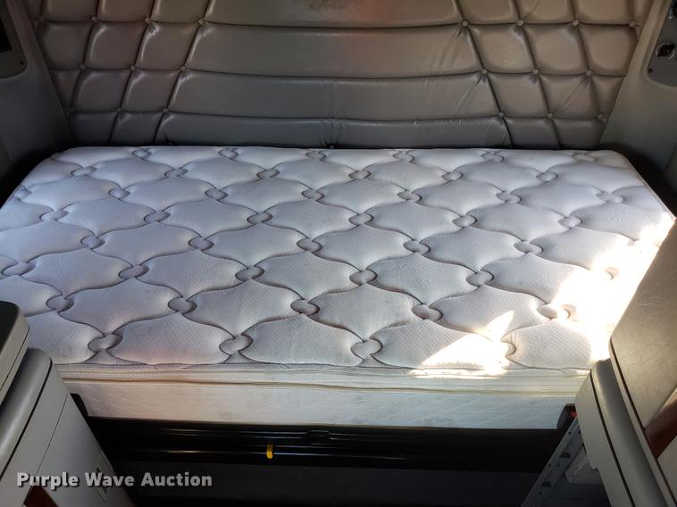 image for item DB9497 2009 Freightliner Columbia semi truck