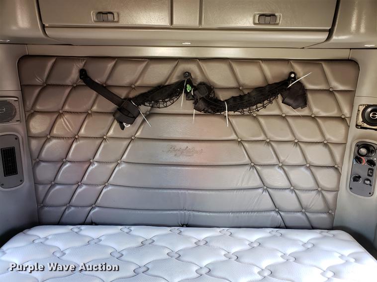 image for item DB9497 2009 Freightliner Columbia semi truck