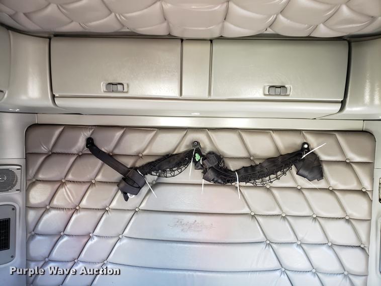 image for item DB9497 2009 Freightliner Columbia semi truck