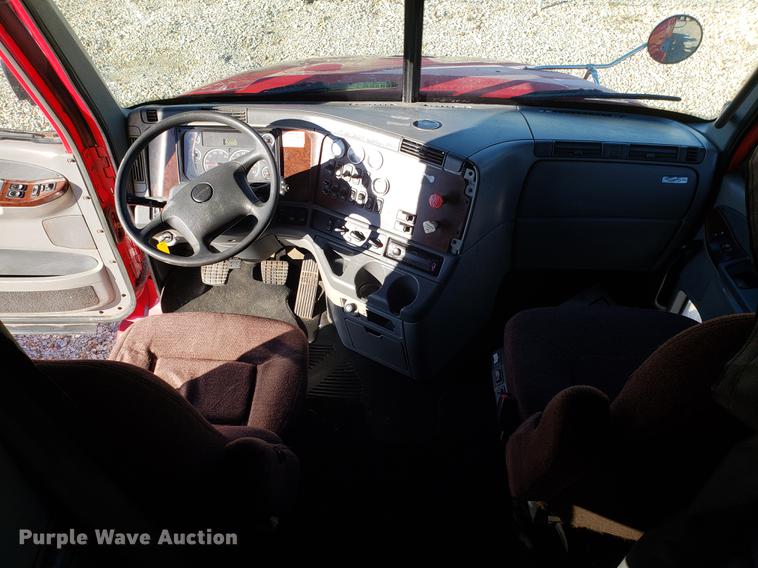 image for item DB9497 2009 Freightliner Columbia semi truck