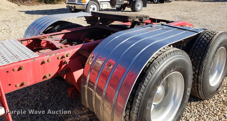 image for item DB9497 2009 Freightliner Columbia semi truck