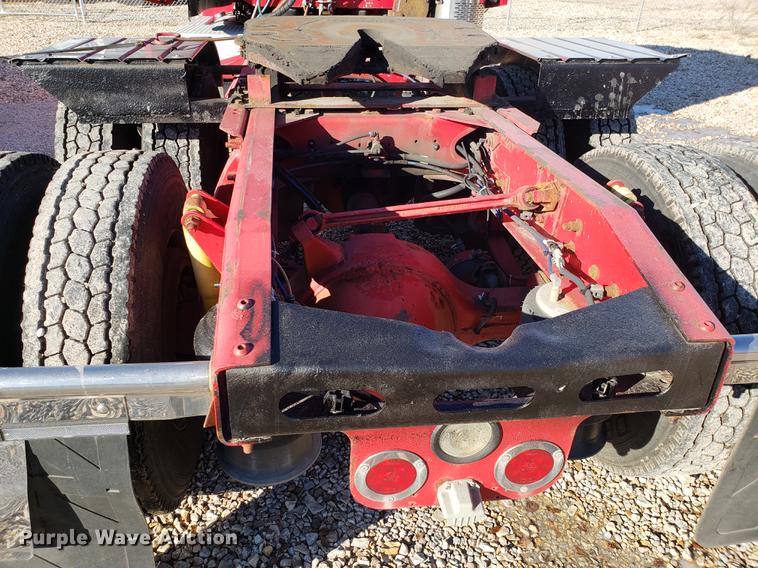 image for item DB9497 2009 Freightliner Columbia semi truck