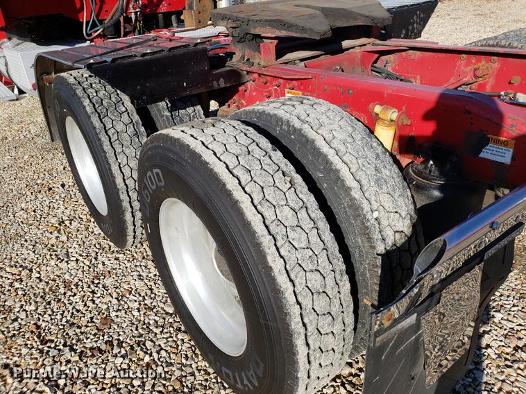 image for item DB9497 2009 Freightliner Columbia semi truck