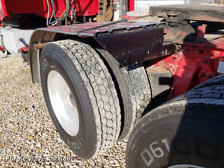 image for item DB9497 2009 Freightliner Columbia semi truck