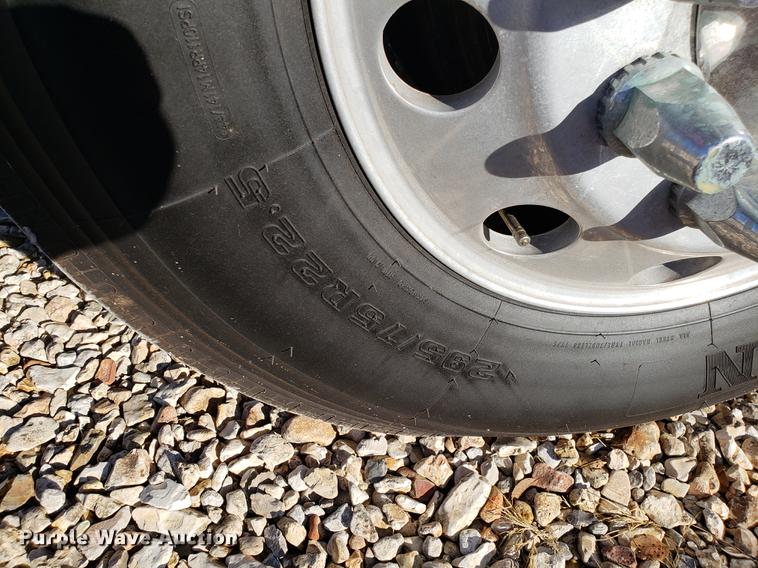 image for item DB9497 2009 Freightliner Columbia semi truck