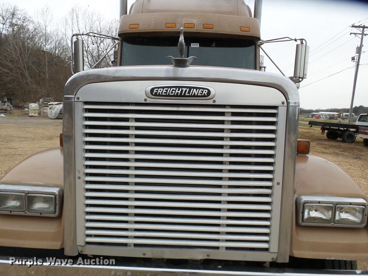 image for item DD2407 1999 Freightliner FLD120 semi truck