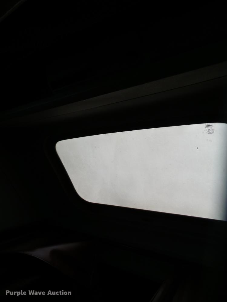 image for item DD2407 1999 Freightliner FLD120 semi truck