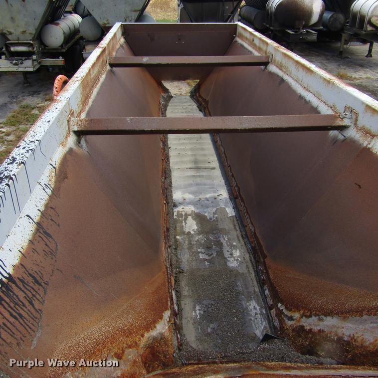 image for item DD2668 1993 Hudson Flowboy CB4000 live bottom asphalt trailer