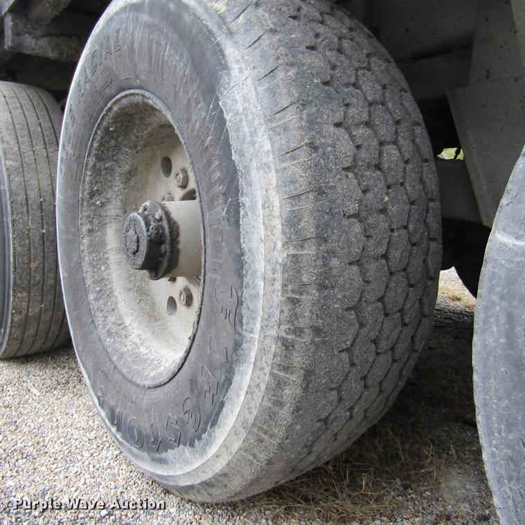 image for item DD2668 1993 Hudson Flowboy CB4000 live bottom asphalt trailer