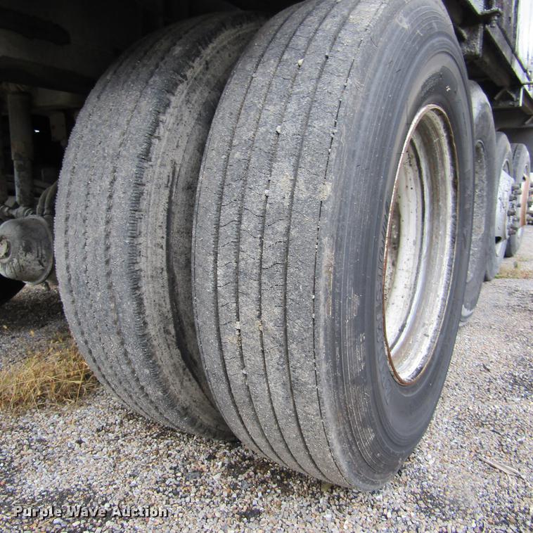 image for item DD2668 1993 Hudson Flowboy CB4000 live bottom asphalt trailer