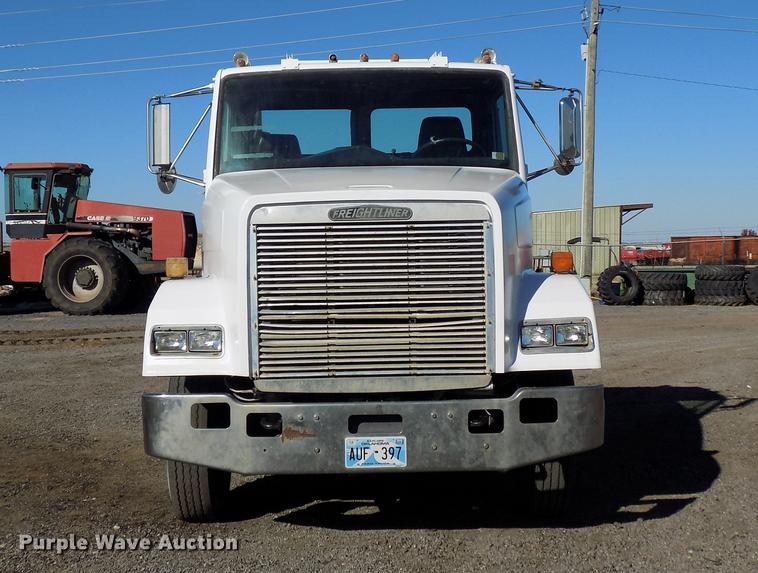 image for item DD3518 1993 Freightliner FLC semi truck