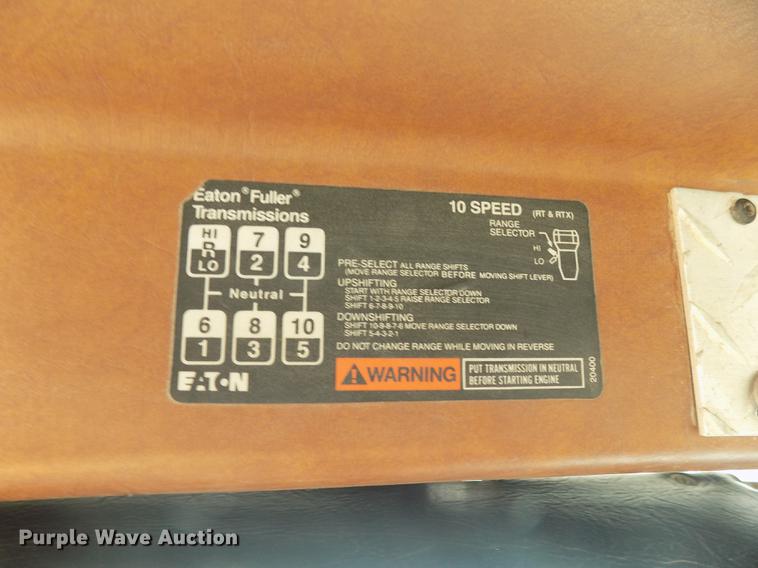 image for item DD3518 1993 Freightliner FLC semi truck