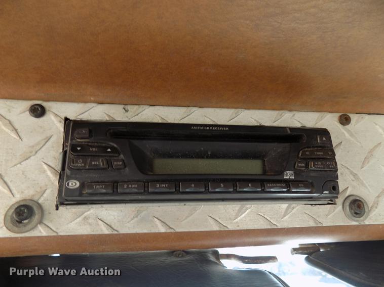 image for item DD3518 1993 Freightliner FLC semi truck