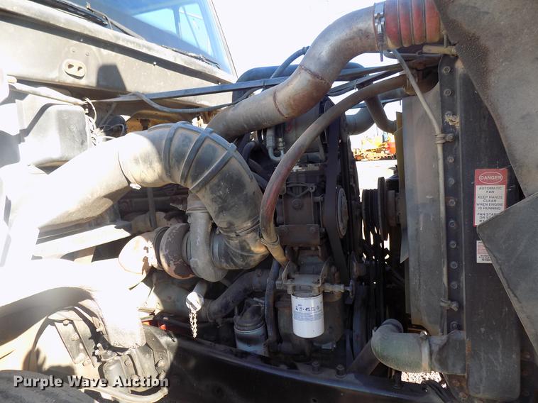 image for item DD3518 1993 Freightliner FLC semi truck