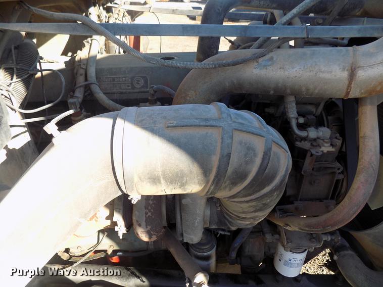 image for item DD3518 1993 Freightliner FLC semi truck