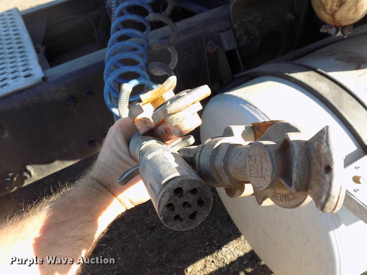 image for item DD3518 1993 Freightliner FLC semi truck