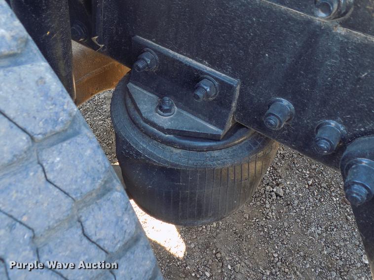 image for item DD3518 1993 Freightliner FLC semi truck