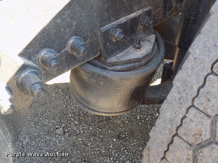 image for item DD3518 1993 Freightliner FLC semi truck