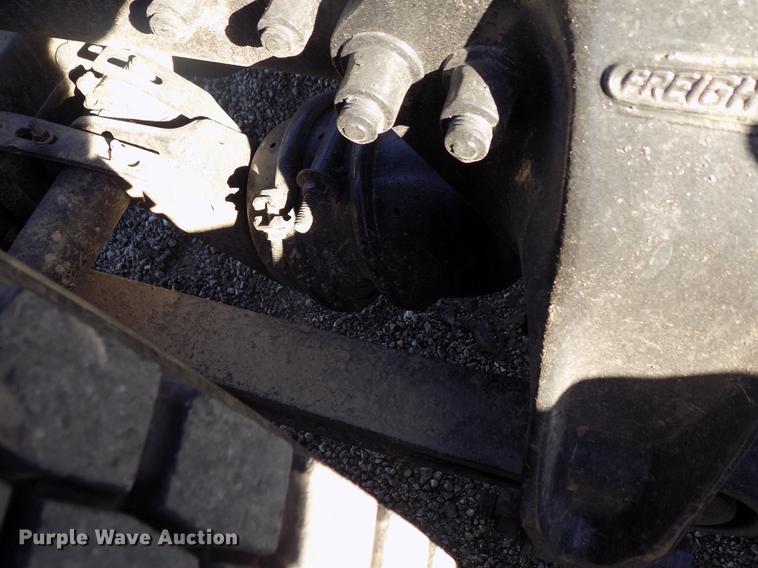 image for item DD3518 1993 Freightliner FLC semi truck