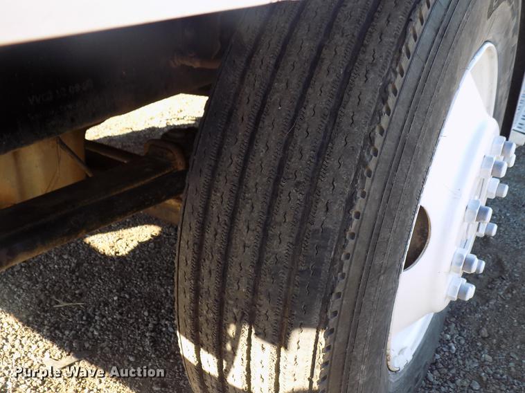 image for item DD3518 1993 Freightliner FLC semi truck