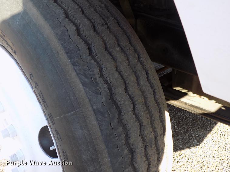 image for item DD3518 1993 Freightliner FLC semi truck