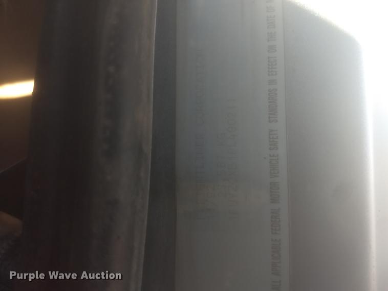 image for item DD3518 1993 Freightliner FLC semi truck