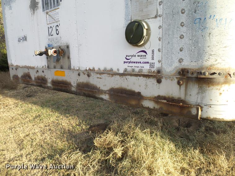 image for item DD5385 1984 Budd YF2F400A50 dry van trailer