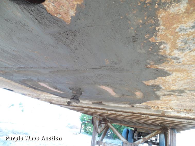 image for item DD5385 1984 Budd YF2F400A50 dry van trailer