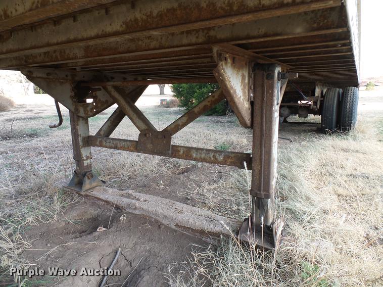 image for item DD5385 1984 Budd YF2F400A50 dry van trailer