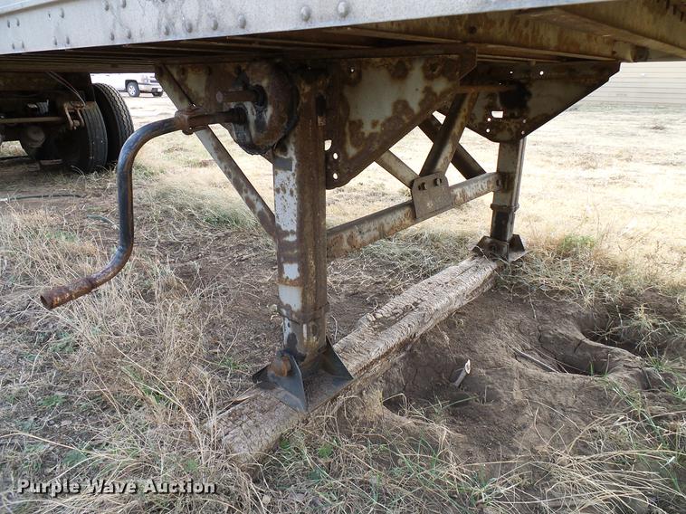 image for item DD5385 1984 Budd YF2F400A50 dry van trailer