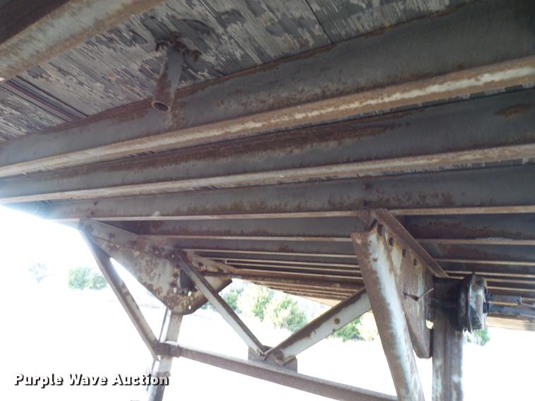 image for item DD5385 1984 Budd YF2F400A50 dry van trailer