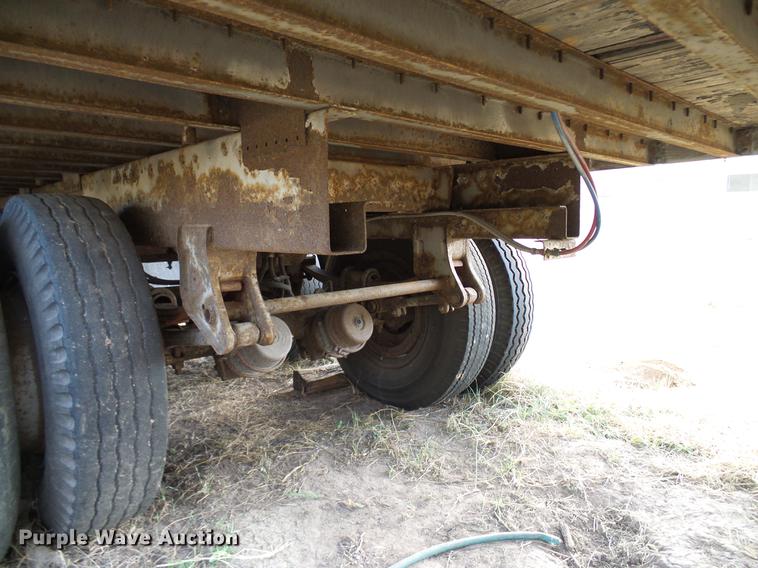 image for item DD5385 1984 Budd YF2F400A50 dry van trailer