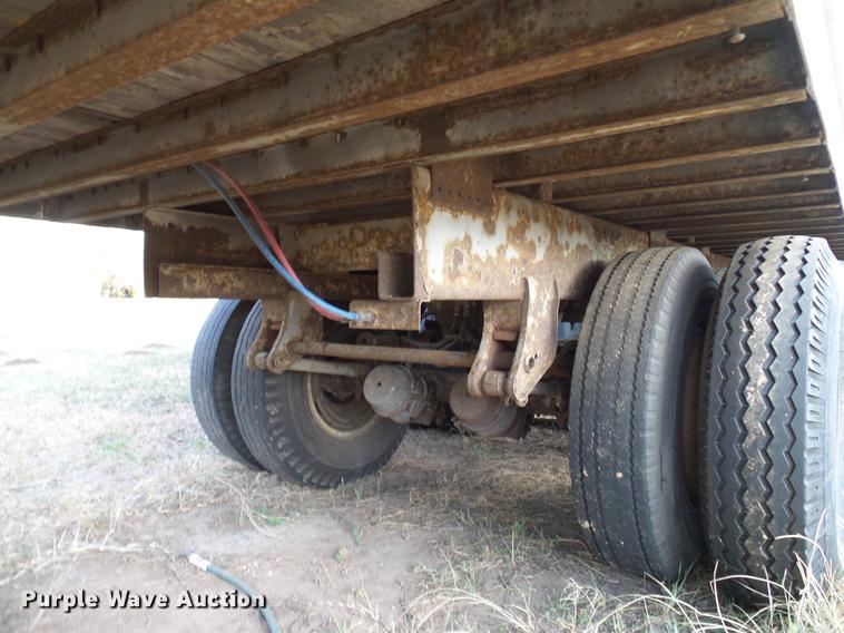 image for item DD5385 1984 Budd YF2F400A50 dry van trailer